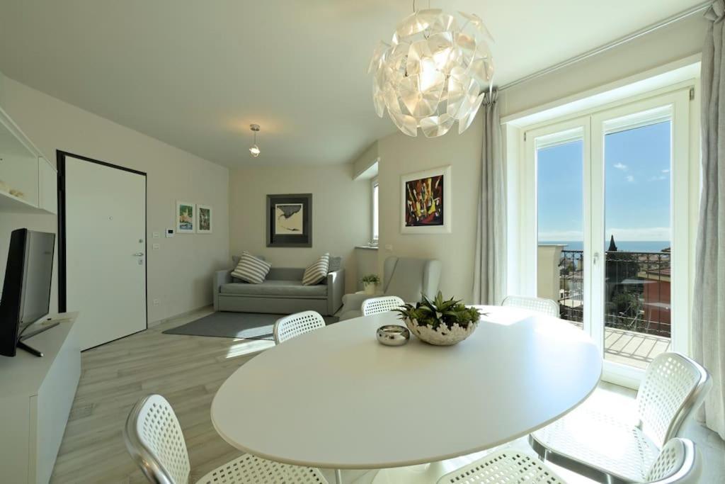 Luxury Apartament Con Garage Vista Mare Alassio Per 6 Persone Exterior foto
